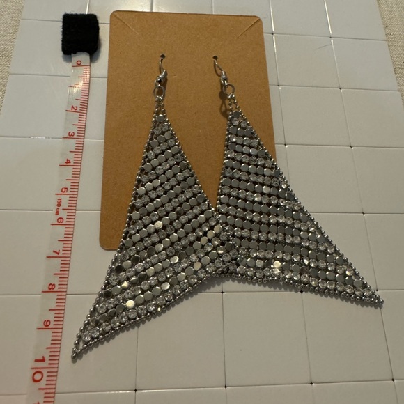 Women’s Express Chainmail Drop Sequin Earrings - Picture 5 of 5
